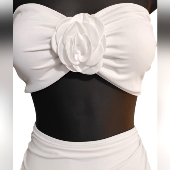 SHENHE | Women's 2 Piece Strapless Ruched High Waisted Bandeau Bikini | Medium - Picture 2 of 13